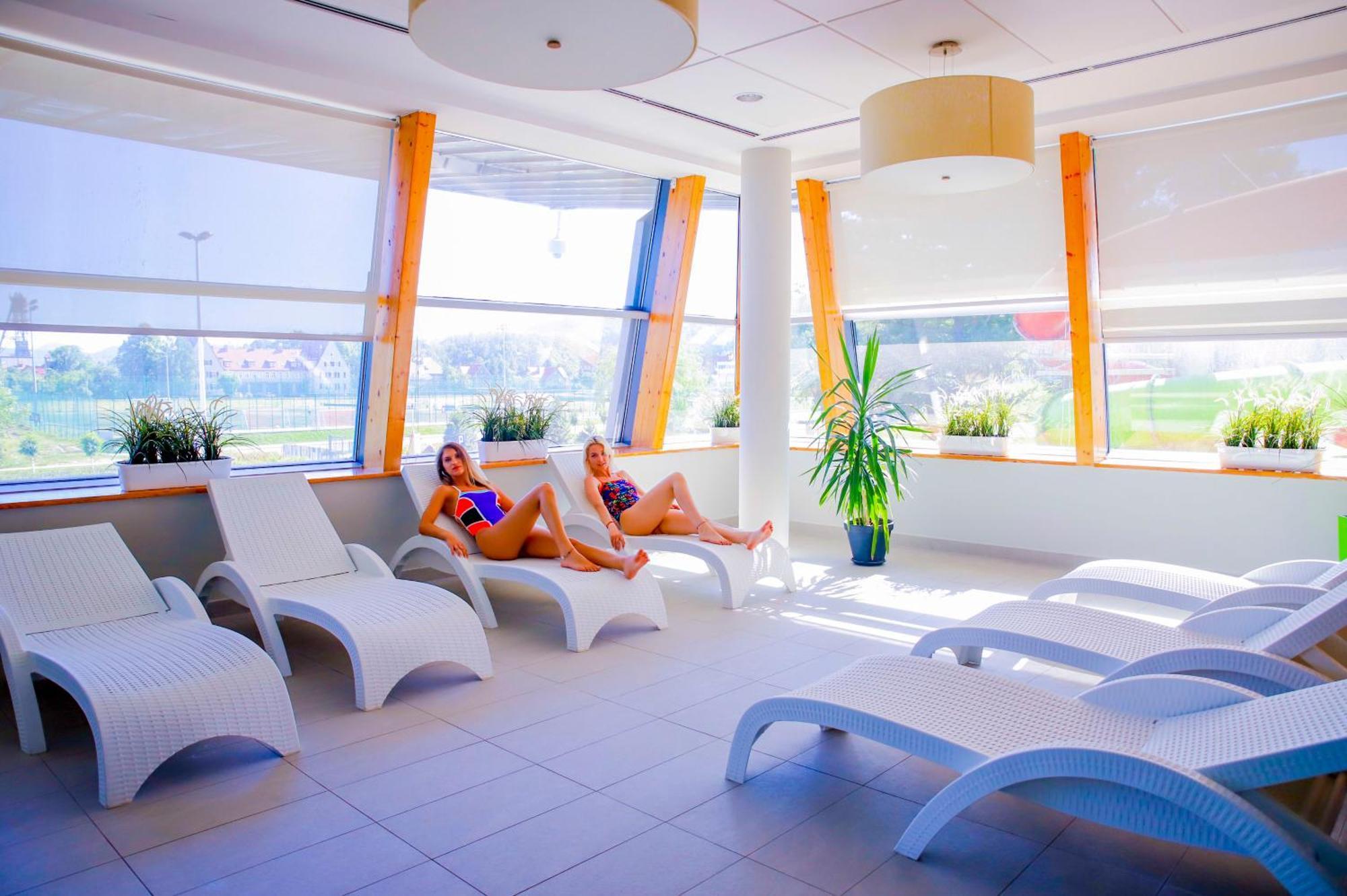 Hotel Aqua-Zdroj Wałbrzych Esterno foto