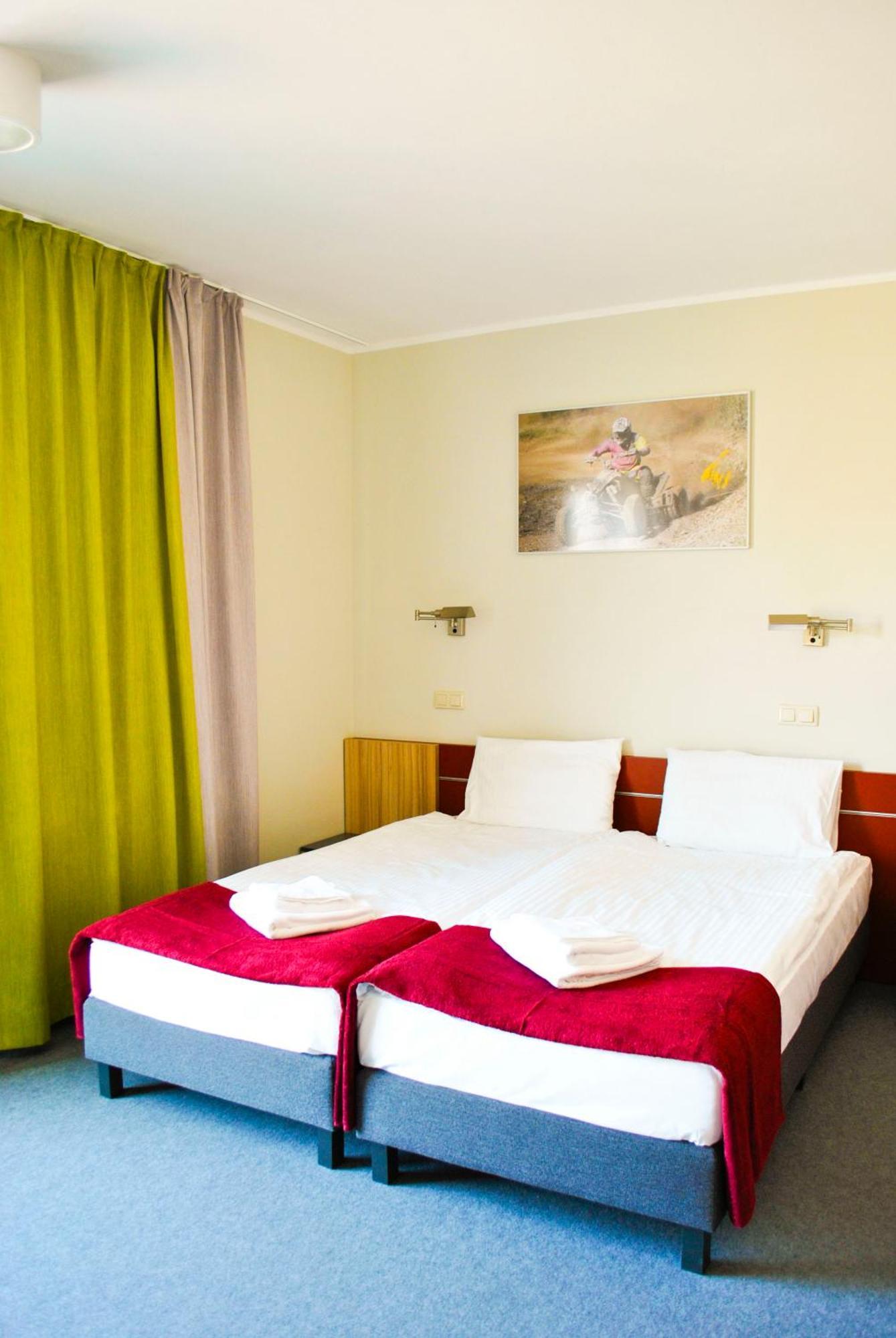 Hotel Aqua-Zdroj Wałbrzych Esterno foto